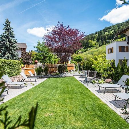 Hotel Gasthof Hoellriegl Sarentino エクステリア 写真