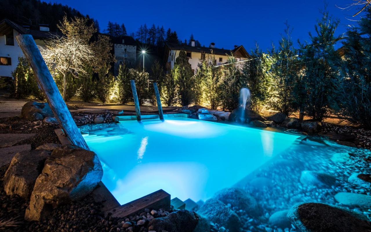 Hotel Gasthof Hoellriegl Sarentino エクステリア 写真