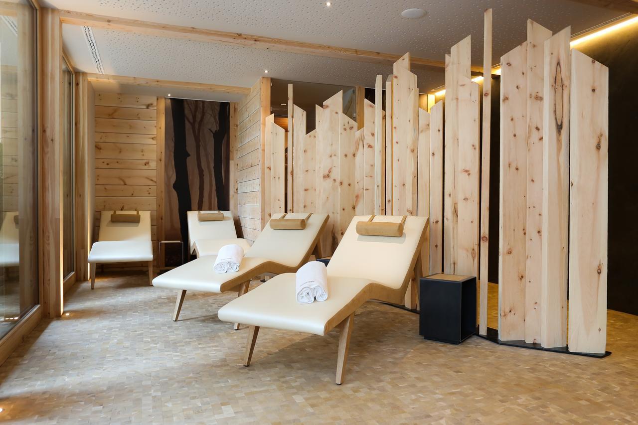 Hotel Gasthof Hoellriegl Sarentino エクステリア 写真