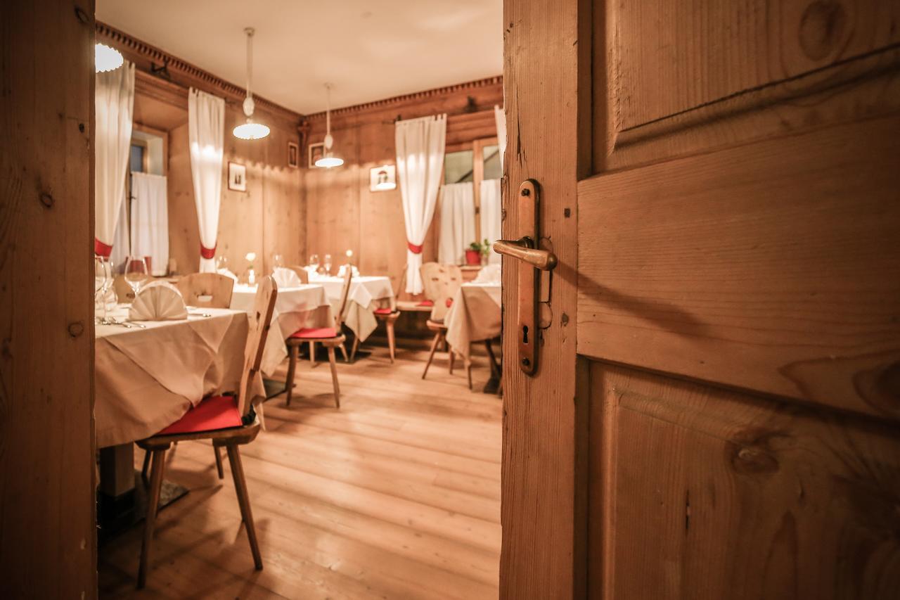 Hotel Gasthof Hoellriegl Sarentino エクステリア 写真