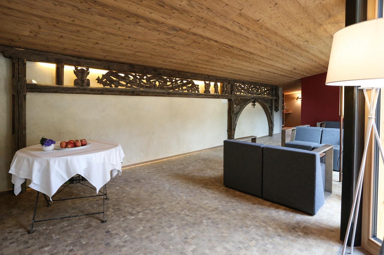 Hotel Gasthof Hoellriegl Sarentino エクステリア 写真