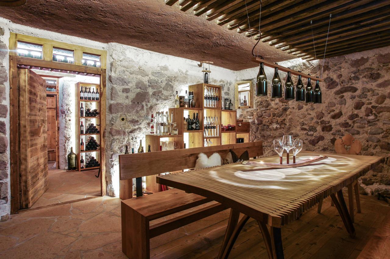 Hotel Gasthof Hoellriegl Sarentino エクステリア 写真